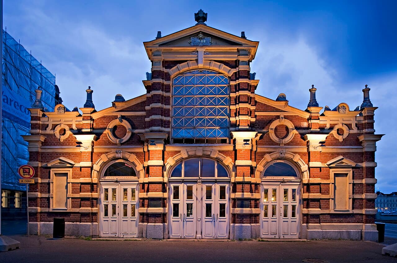 Photograph of Market Square and Old Market Hall, Helsinki